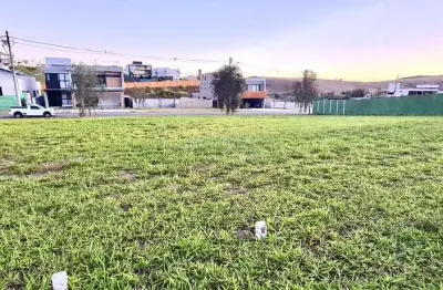 Terreno Plano no Condomínio Alphaville - 510m², Fase 1, Perto da Portaria e Lazer Completo