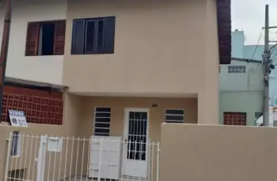 Casa com 2 quartos à venda na Rua Poeta Castro Alves, 29, Vila das Palmeiras, Guarulhos