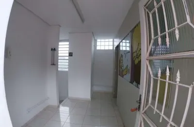 Casa à venda na Avenida João Bernardo Medeiros, 74, Jardim Bom Clima, Guarulhos
