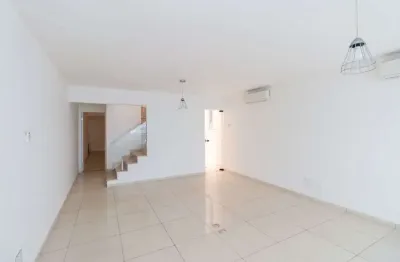 Casa à venda na Rua Doutor Paschoal Imperatriz, 45, Vila Gertrudes, São Paulo