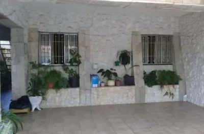 Casa à venda na Rua Amadeu dos Santos, 35, Jardim Alto Pedroso, São Paulo