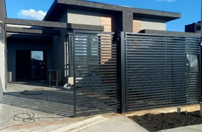 Linda casa 3 dormitórios de frente pra rua no capela velha
