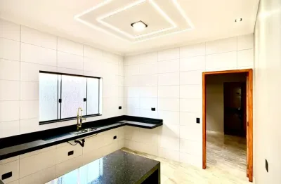 Casa nova com piscina e suíte – conforto e qualidade!