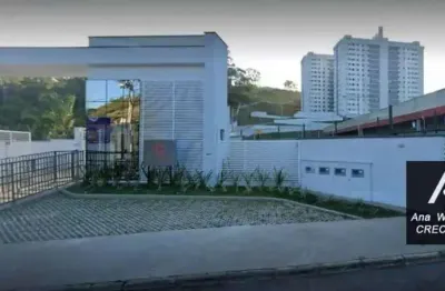 Apartamento com 2 dormitórios para alugar, 50 m² por R$ 600/mês + Taxas - Grama - Juiz de Fora/MG
