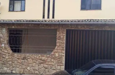 Casa com 3 dormitórios à venda, 225 m² por r$ 680.000,00 - democrata - juiz de fora/mg