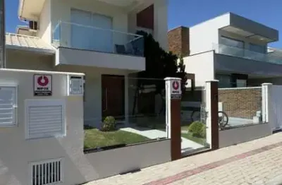 Casa na praia para venda em bombinhas, bombas, 3 dormitórios, 3 suítes, 4 banheiros, 3 vagas