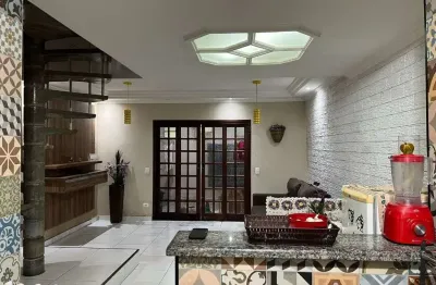 Casa com 2 dormitorios em excelente estado de conservacao, garagem pra 2 carros em condominio fechado a 1,5 da estacao dom bosco