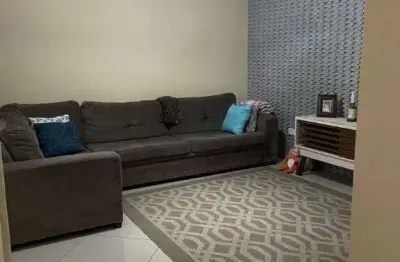 Linda casa com 3 dormitorios (1 suite), quintal, varanda, vaga de garagem coberta toda reformada em otimo estado de conservacao