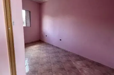 Casa 3dormitoris, na cidade tiradentes ,com uma edicula no fundo