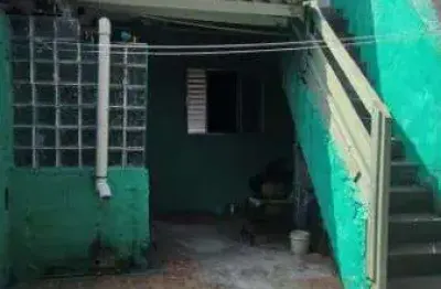 Otima terreno com 3 casas ao lado do terminal cid. tiradentes