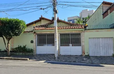 Casa com 3 quartos à venda na Rua Emídio Furtado, Letícia, Belo Horizonte