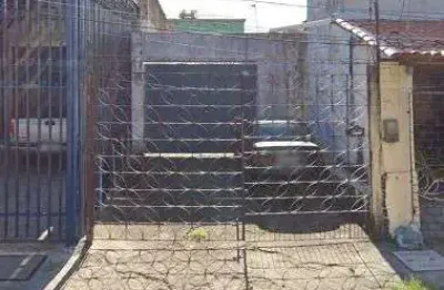 (te8248) - um terreno medindo 251,10m², localizado no bairro centro.