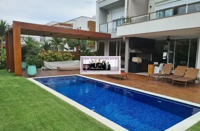 Linda casa no coracao do bairro villa castela terreno com 5.000 m²  area construida com 1200 m².