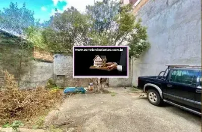 Oportunidade para comprar a esta casa no bairro sagrada família!