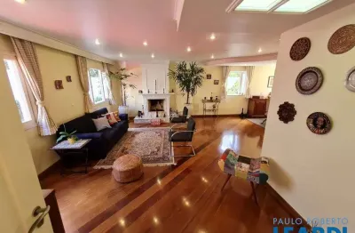 Casa em condomínio fechado com 4 quartos à venda na Vila São Francisco, São Paulo 