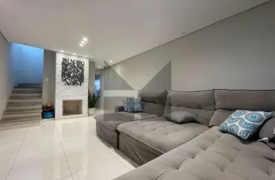 Casa à venda em parque das cigarreiras, taboão da serra: 215m², 3 suítes, 4 banheiros por r$650.000.