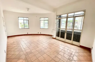 Apartamento 2 Quartos + 2 Banheiros + 2 Salas Amplo Todo de Frente no Santa Helena