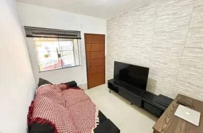 Casa de 2 quartos, 2 banheiros, garagem e terraço com churrasqueira