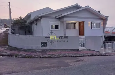 Casa à venda, com churrasqueira de 02 dormitórios no bela vista - palhoça