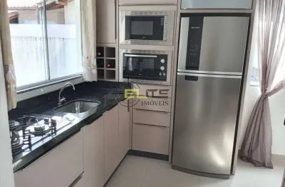 Sobrado à venda, com 2 quartos (sendo 2 suítes), sacada no bela vista, em palhoça/sc