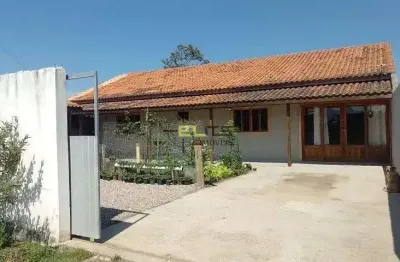 Casa à venda, de 2 dormitórios, varanda com churrasqueira na passagem do maciambu, em palhoça/sc