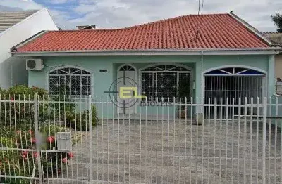 Ampla casa de 3 dormitórios, com suíte no jardim cidade/florianópolis.