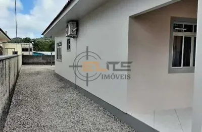 Casa com 3 quartos à venda na rua lindolfo klausen, 159, fazenda da armação, governador celso ramos por r$ 629.000
