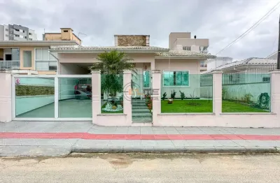 Casa com 3 quartos à venda na rua capri, 23, pagani, palhoça por r$ 950.000