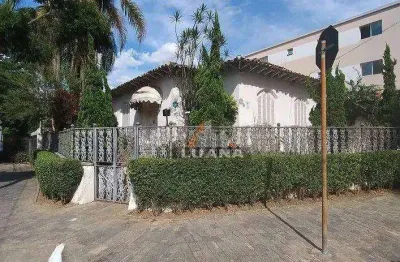 Escelente casa terrea com 3 dorm, 1 suite, 2 salas, coz e 1 vaga garagem defronte a Prça Polidoro na Aclimação.