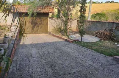 Chácara com 3 dormitórios, sendo 1 suíte  à venda, 749 m² por r$ 300.000 - capanema - araçoiaba da serra/sp