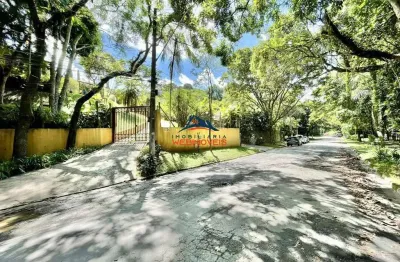Imóvel de luxo em condomínio de prestígio em carapicuíba-sp: casa com 4 quartos, 1 suíte, 3 salas e 336,07 m² de área.