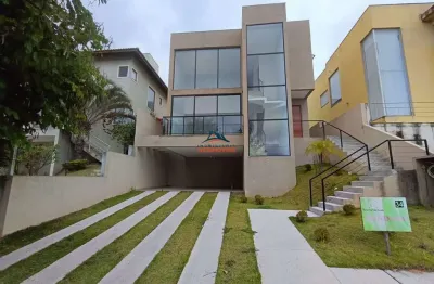 Imperdível oportunidade de adquirir casa em condomínio com 3 quartos e 3 suítes em cotia-sp, no jardim caiapiá!