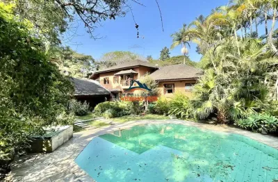 Casa de luxo à venda ou locação em cotia-sp, vila santo antônio: 5 quartos, 5 suítes, 3 salas, 7 banheiros, 10 vagas, 923m².