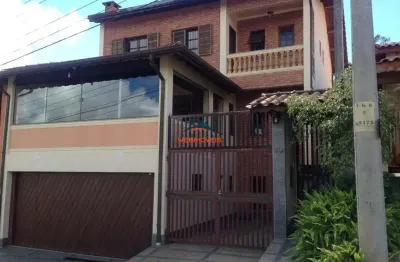 Luxuosa casa com 4 andares condomínio à venda em vargem grande paulista-sp: 4 quartos, 1 suíte, 3 salas, 3 banheiros, 3 vagas, 354 m²!