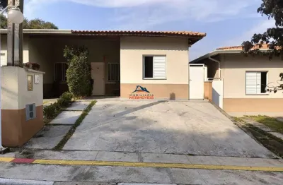 Casa em condomínio de alto padrão para locação em taboleiro verde, cotia-sp  3 quartos, 1 suíte, 2 salas, 2 banheiros, 2 vagas  100m²