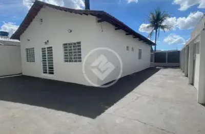 Casa com 3 quartos à venda na Rua Aranjuez, Setor Três Marias, Goiânia