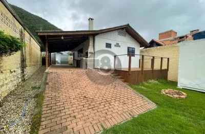 Casa com 3 quartos à venda na Rua Durval Pires da Cunha, Sambaqui, Florianópolis
