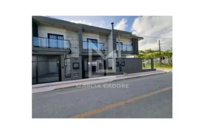 Casa com 2 quartos à venda no itacolomi, balneário piçarras , 80 m2 por r$ 545.000