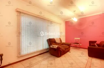 Casa com 3 quartos para alugar na Rua Nelson Barbosa Ferreira, --, Vila Noêmia, Mauá