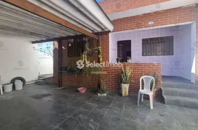Casa com 3 quartos para alugar na Rua José Scudeiro, --, Jardim Luzitano, Mauá