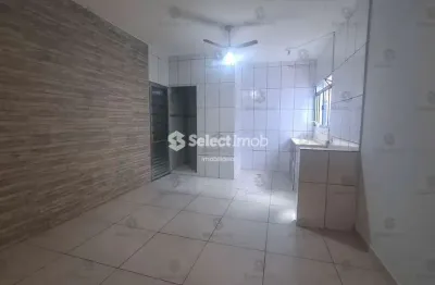 Casa com 2 quartos para alugar na Rua Mário, --, Vila Falchi, Mauá