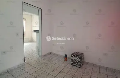 Casa com 2 quartos para alugar na Rua Arturo Peduzzi, --, Pilar Velho, Ribeirão Pires