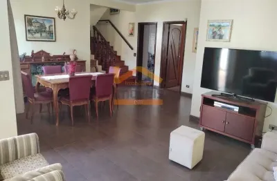 Imperdível oportunidade de adquirir uma casa com 4 quartos e 1 suíte no bairro werner plaas em americana-sp!