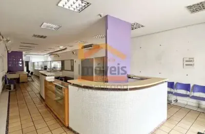 Salão comercial para locação no centro de americana-sp: 8 salas, 6 banheiros e 531,65m² de área disponíveis!