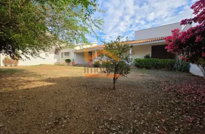 Imperdível casa à venda em santa bárbara d'oeste-sp, jardim boa vista: 3 quartos, 1 suíte, 2 salas, 4 banheiros, 3 vagas, 249,65 m².