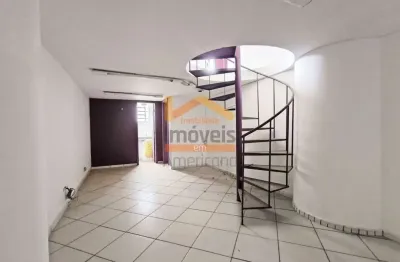 Salão comercial para locação no centro de americana-sp: 155m², 3 banheiros e localização privilegiada!
