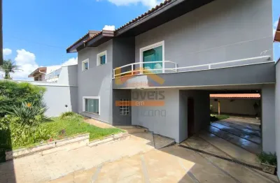 Casa à venda em Americana-SP, bairro Werner Plaas: 3 quartos, 1 suíte, 2 salas, 4 banheiros, 6 vagas, 233,76 m²!
