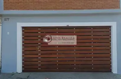 Alugo casa no jardim germania.  sobrado com 200m² de àrea util, 3 dormitirios com planejados, sendo 2 suítes, 2 salas, 6 banheiros, 2 vagas de garagem coberta, area de serviço com pia e churrasqueira,