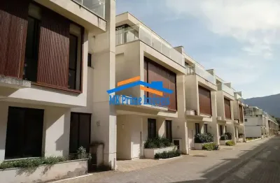 Casa de alto padrão no residencial ii – 100m² da praia de cambury.