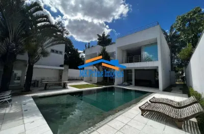 Sobrado luxuoso com 850 m² - localização privilegiada e design exclusivo.